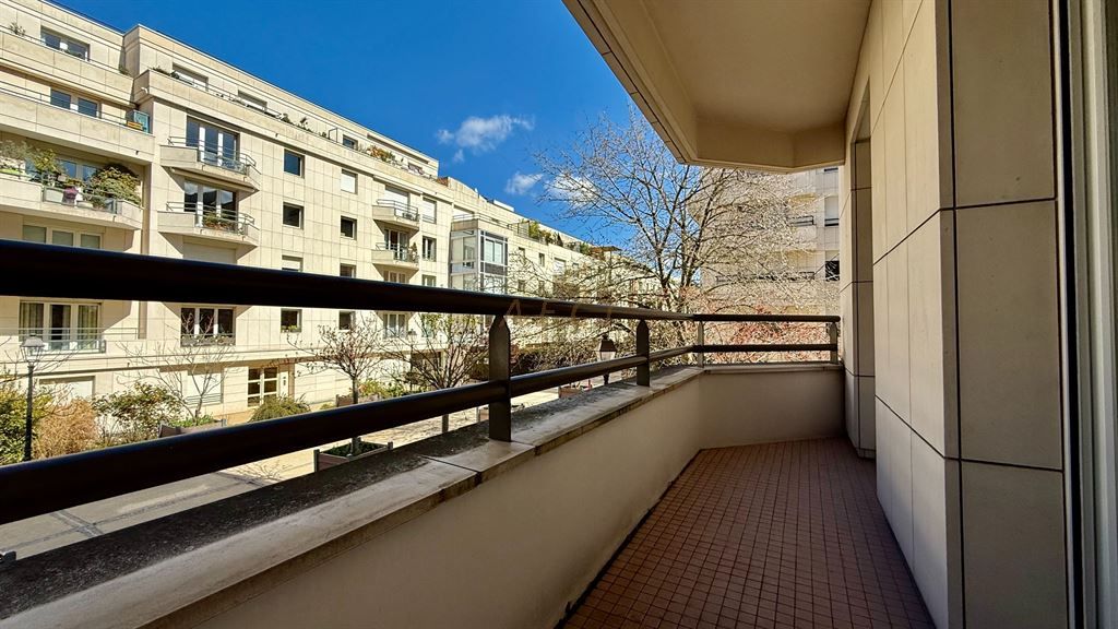 appartement 3 pièces en vente sur COURBEVOIE (92400)
