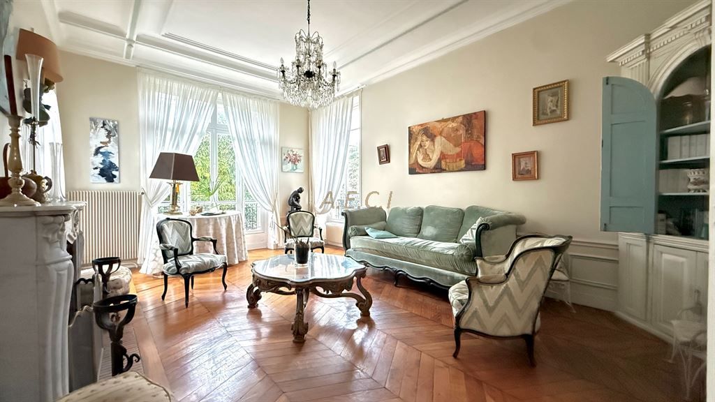 maison bourgeoise 8 pièces en vente sur ASNIERES SUR SEINE (92600)